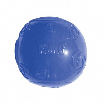 KONG SQUEEZZ Игрушка для собак Мяч хрустящий c пищалкой М резина, цвет в ассортименте